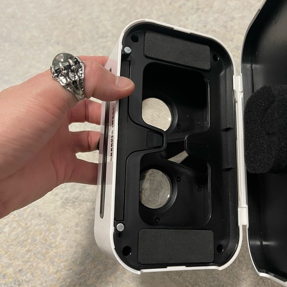 Like New One-Size Sharper Image VR Virtual Reality Headset Fits Most Cellphones - Picture 8 of 8